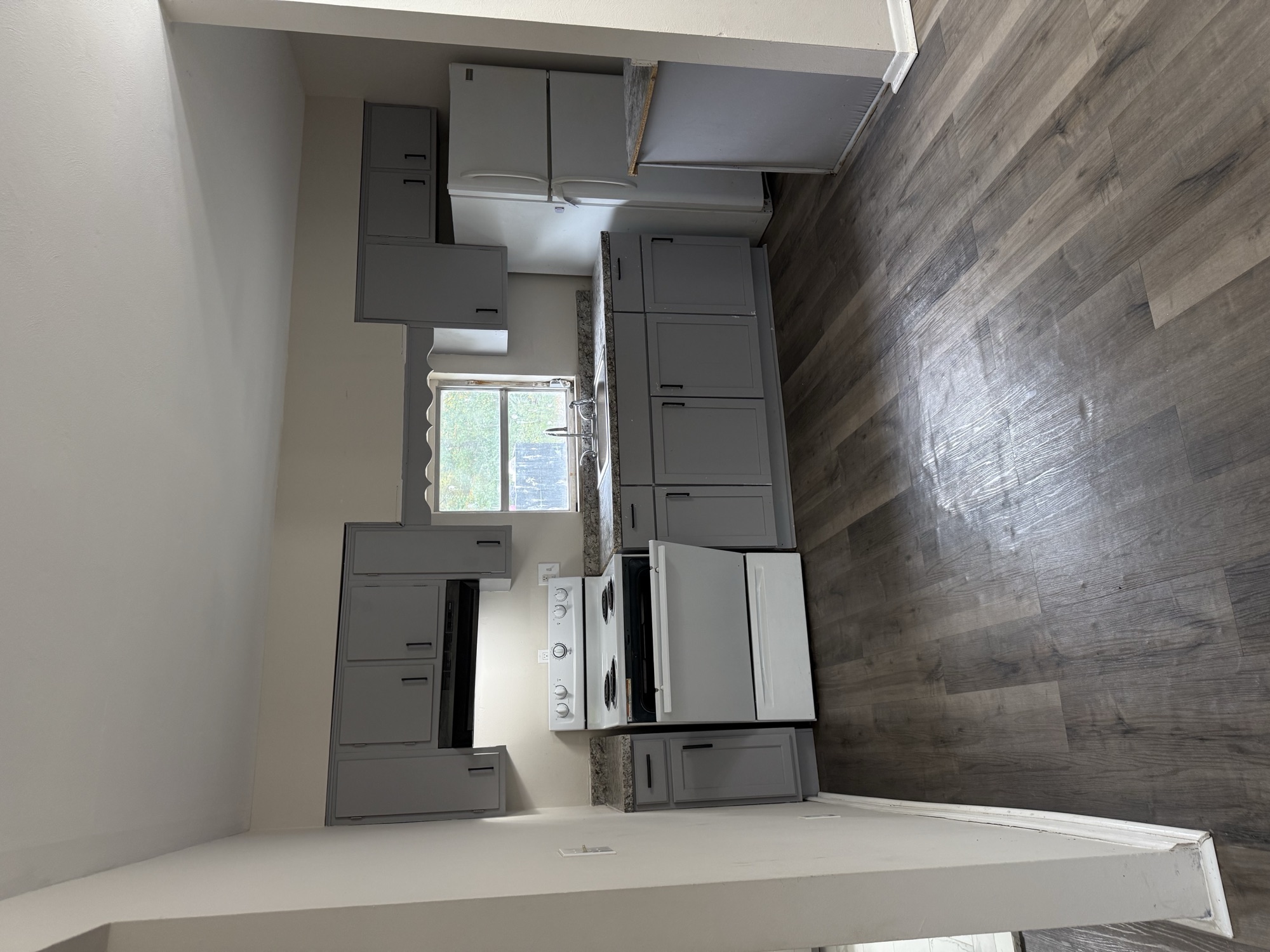 1 Bedroom at 305 N. Robinson Circle