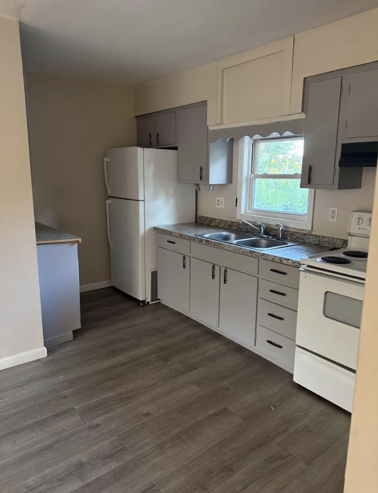 2 Bedroom at 305 N. Robinson Circle