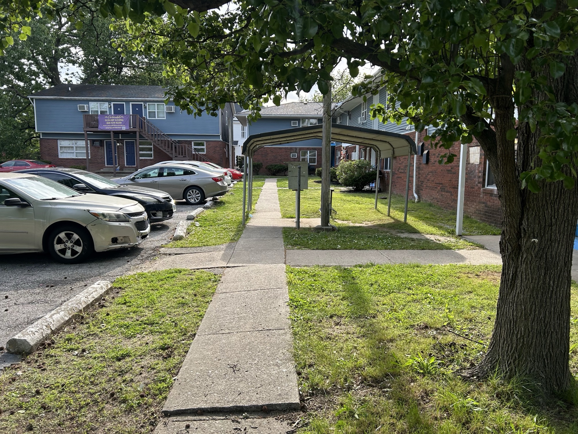 2 Bedroom at 516 S. Poplar St
