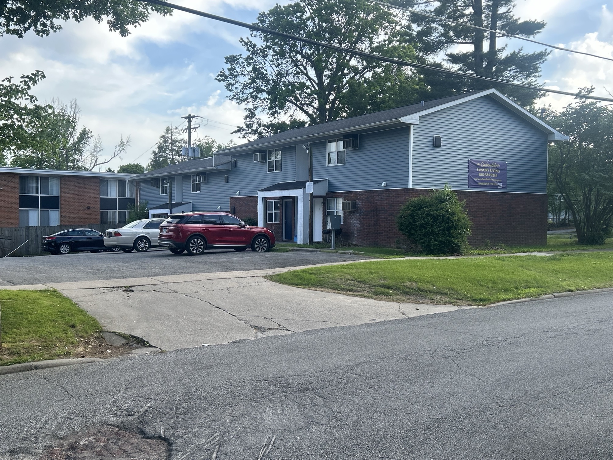 2 Bedroom at 605 & 609 W. College St