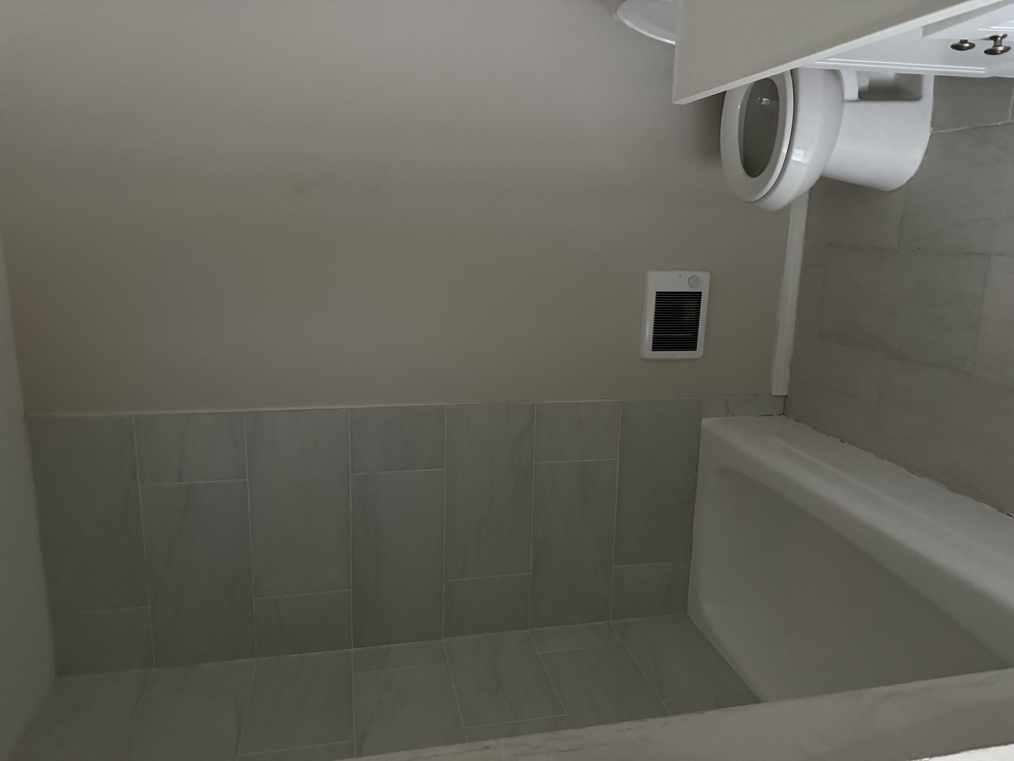 Bathroom with tub